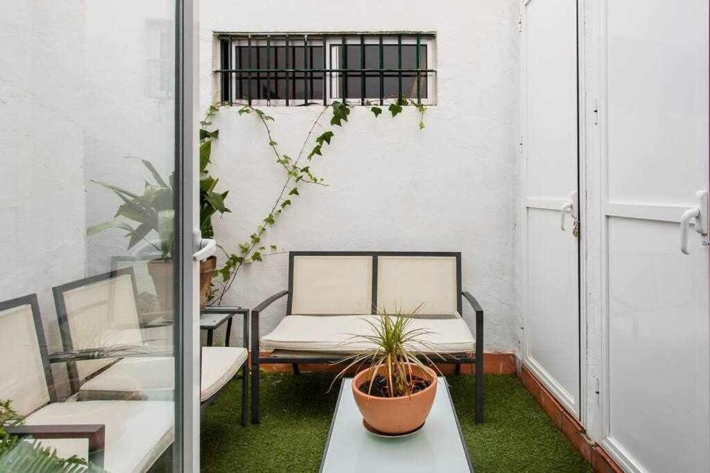 Lujoso Con Patio En Triana Apartment Sevilla